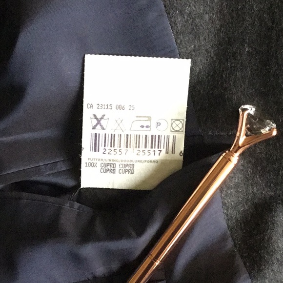 Boss Hugo Boss 100 % Wool Coat Made in Germany - Picture 7 of 9